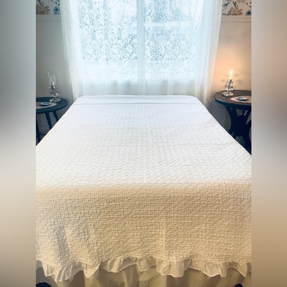 Piubelle Matelasse Quilt Coverlet Texture Solid White Ruffle Shabby Cotton 88x96 - Picture 3 of 7